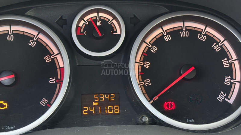 Opel Corsa D 1.4 8v