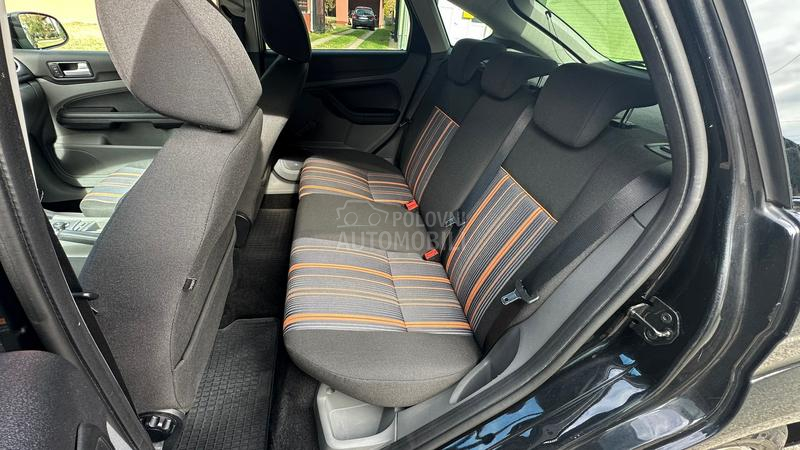 Ford Focus 1.4i Titanium