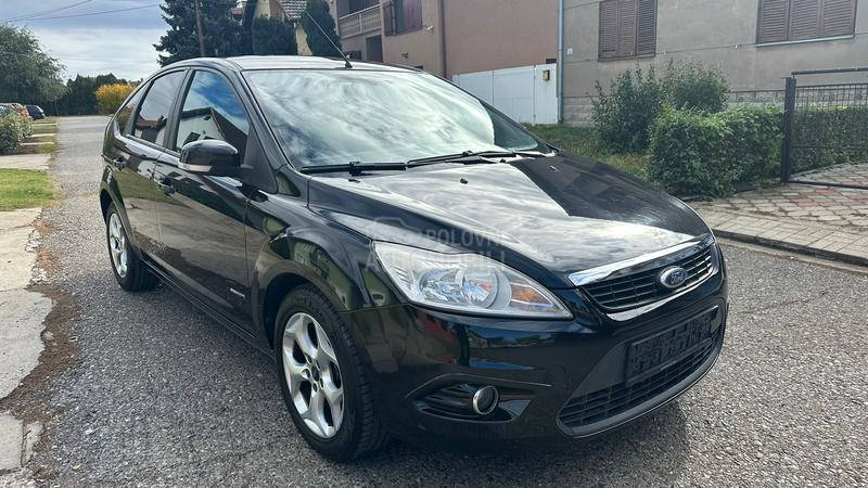 Ford Focus 1.4i Titanium