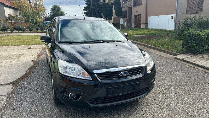 Ford Focus 1.4i Titanium