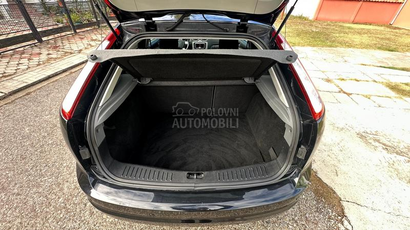 Ford Focus 1.4i Titanium