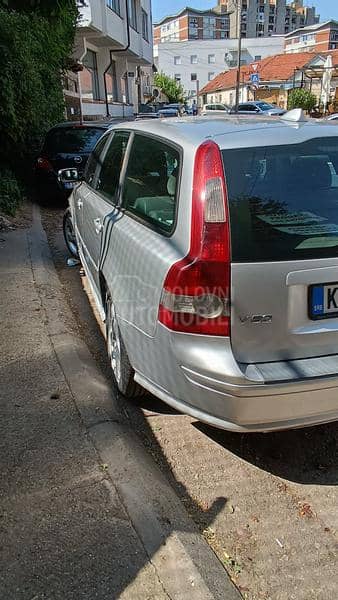 Volvo V50 