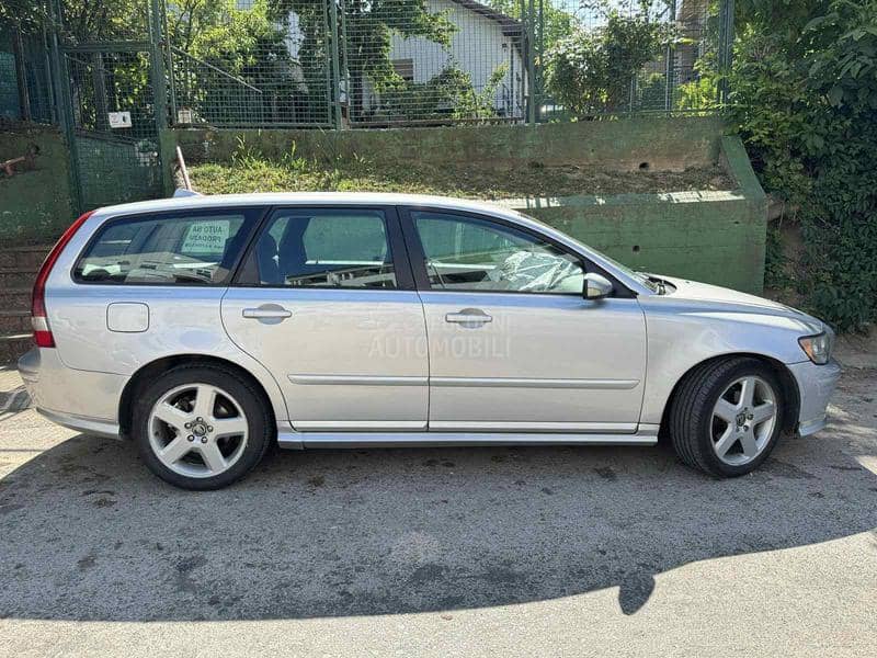 Volvo V50 