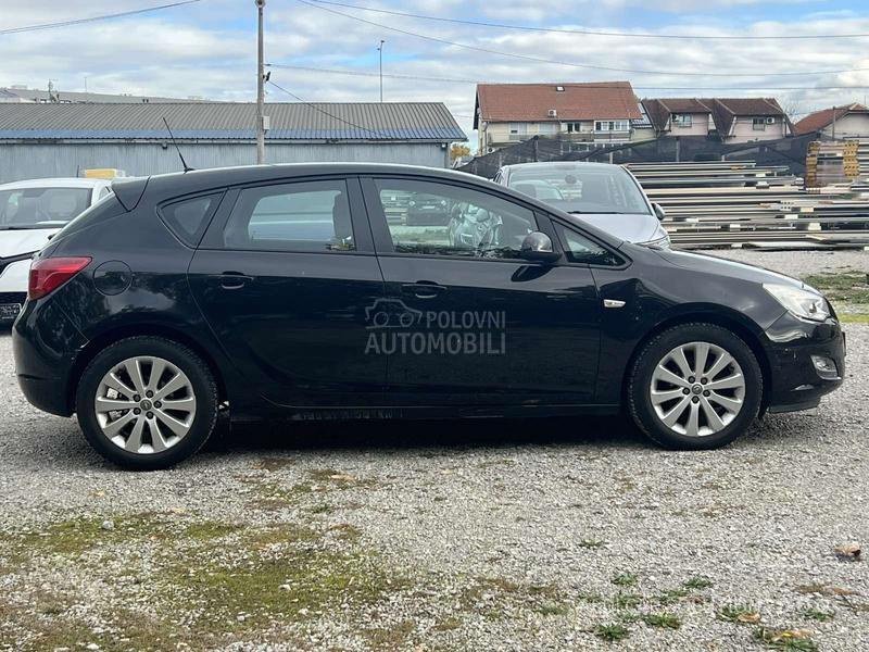 Opel Astra J 1.4 T ENYOJ