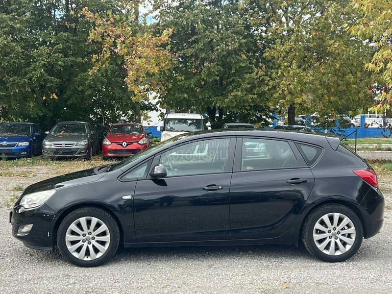 Opel Astra J 1.4 T ENYOJ