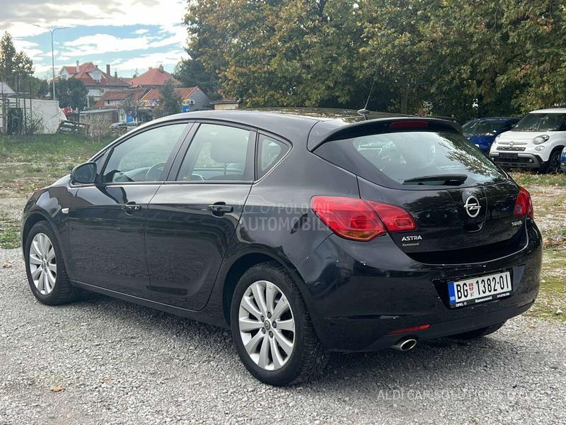 Opel Astra J 1.4 T ENYOJ
