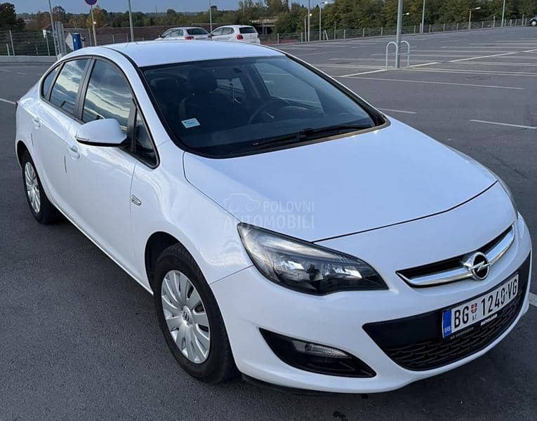 Opel Astra J 