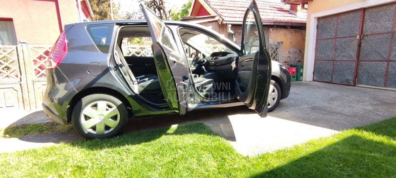 Renault Scenic TCe 130