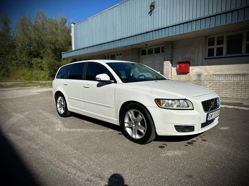 Volvo V50 