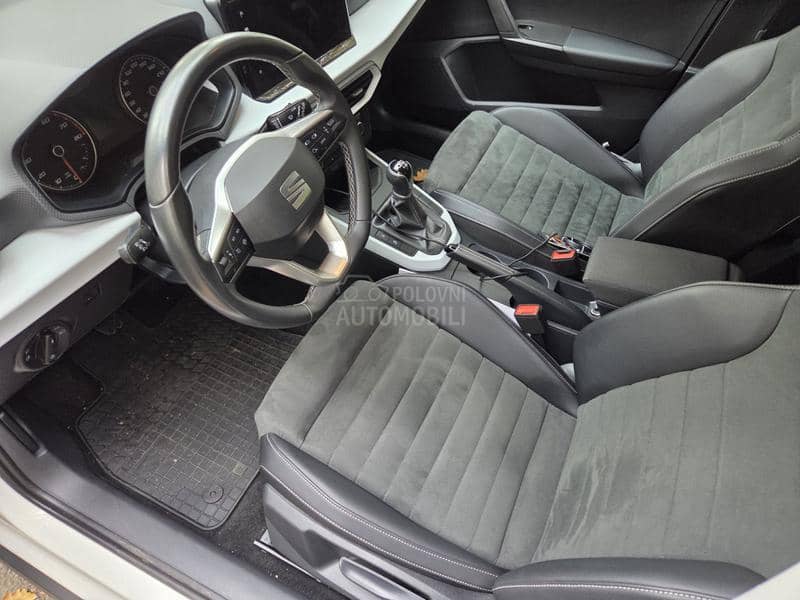 Seat Arona Acc, L-asist, Velur