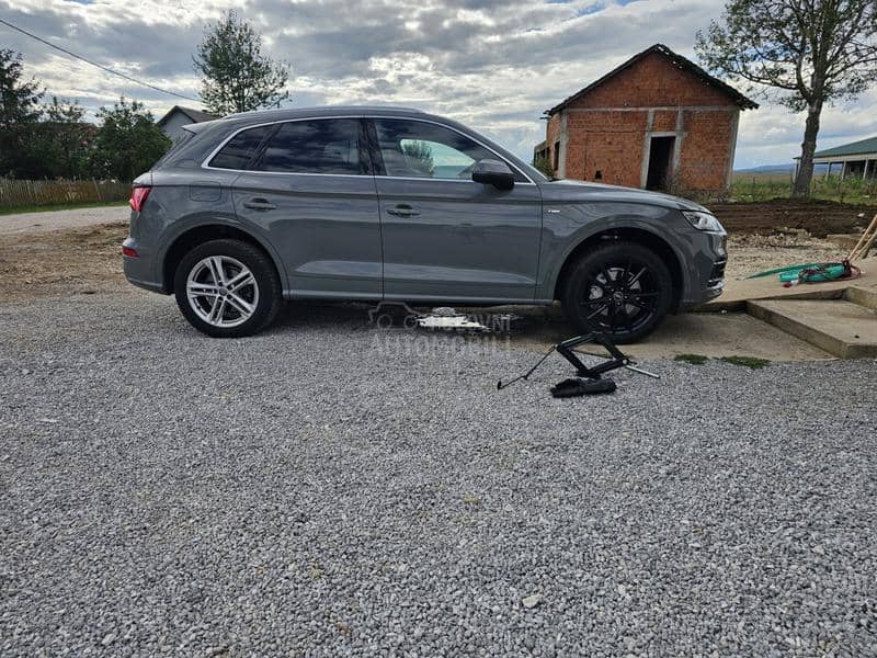Audi Q5  Audi Q5