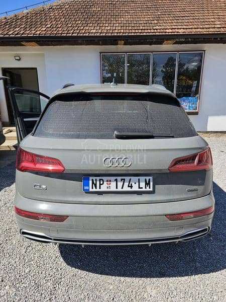 Audi Q5  Audi Q5