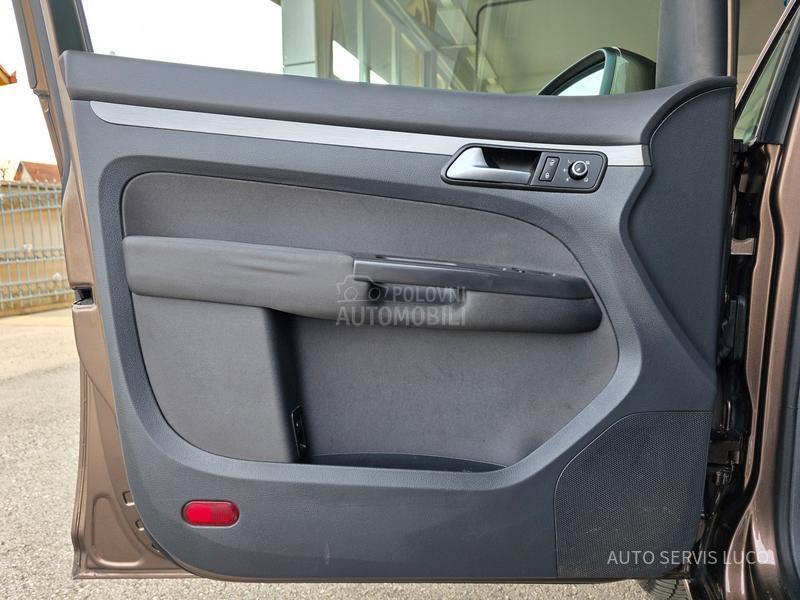 Volkswagen Touran 1.6 TDI DSG 7 sed