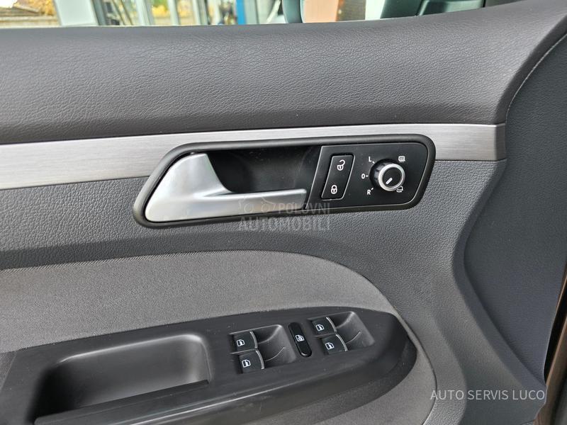 Volkswagen Touran 1.6 TDI DSG 7 sed