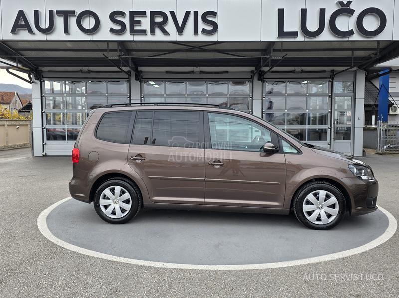 Volkswagen Touran 1.6 TDI DSG 7 sed