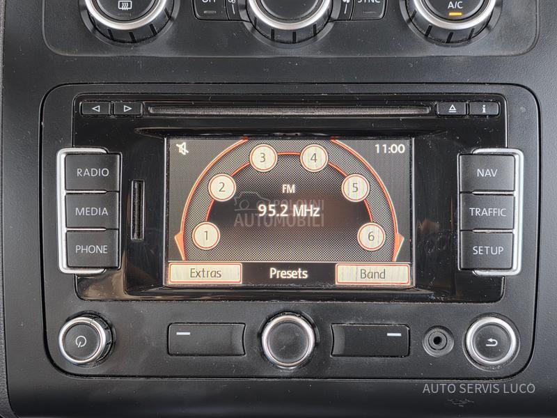 Volkswagen Touran 1.6 TDI DSG 7 sed