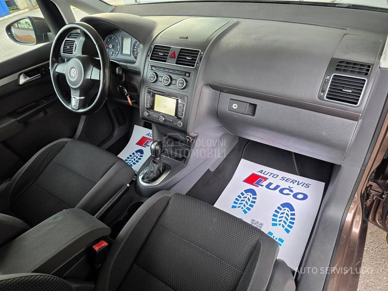 Volkswagen Touran 1.6 TDI DSG 7 sed