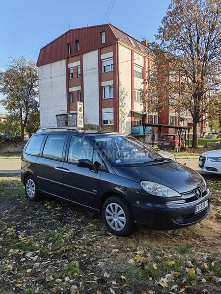 Peugeot 807 8 mesta