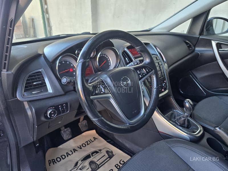 Opel Astra J COSMO 1.4TB LPG