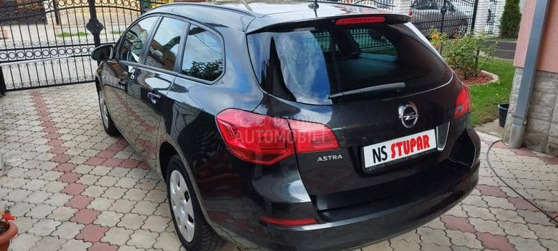 Opel Astra J 1.4 benc Turbo