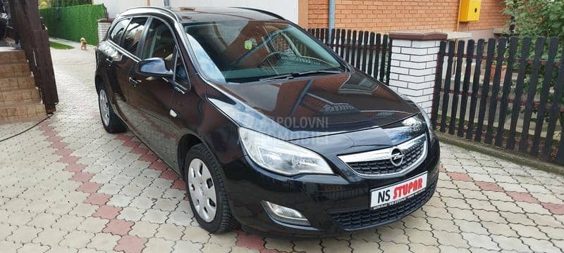 Opel Astra J 1.4 benc Turbo
