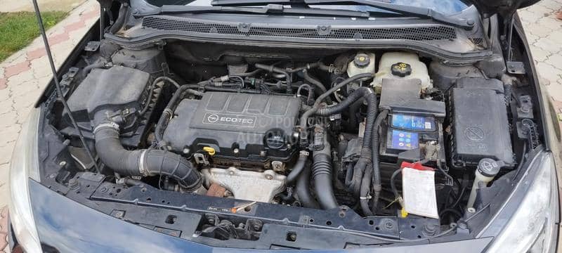 Opel Astra J 1.4 benc Turbo
