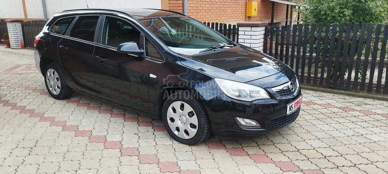 Opel Astra J 1.4 benc Turbo