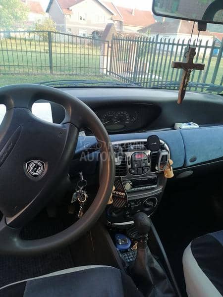 Lancia Ypsilon 1.2 bezolovni