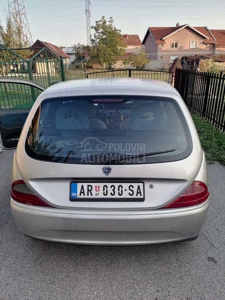 Lancia Ypsilon 1.2 bezolovni