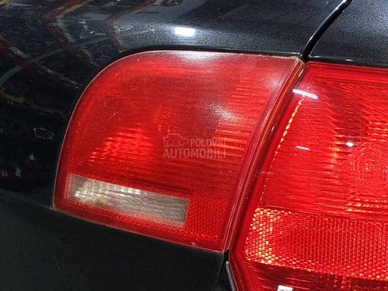 Stop svetlo gepeka desno