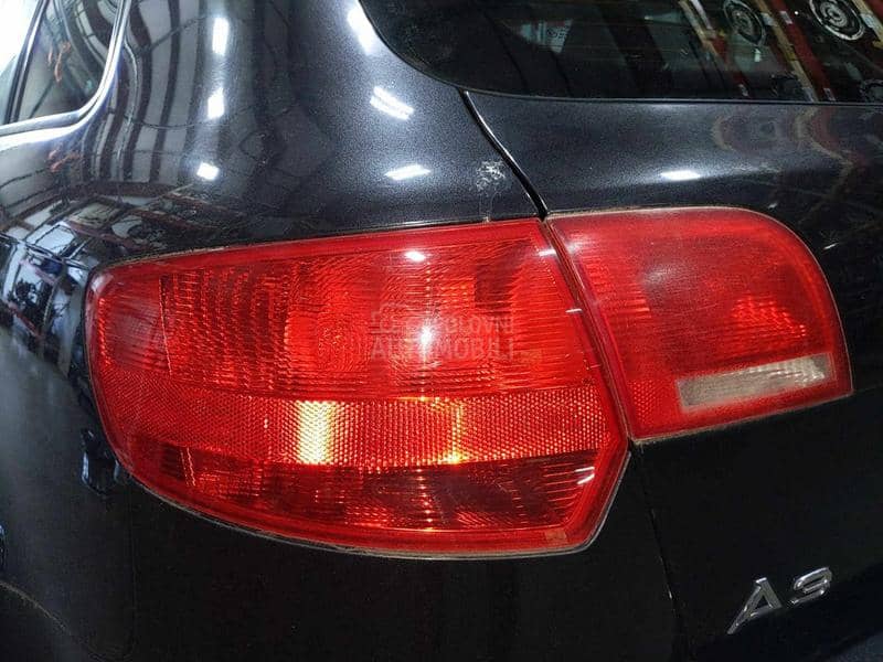 Stop svetlo gepeka levo