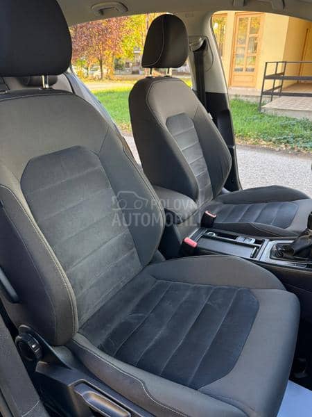 Volkswagen Golf 7 HIGHLINE/T0P STANJE Volkswagen Golf 7 HIGHLINE/T0P STANJE