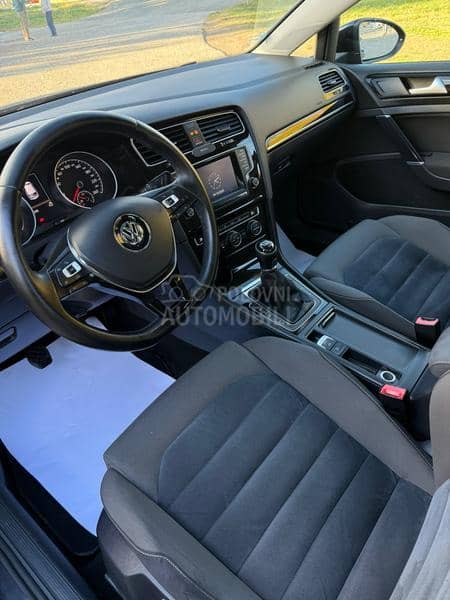 Volkswagen Golf 7 HIGHLINE/T0P STANJE Volkswagen Golf 7 HIGHLINE/T0P STANJE