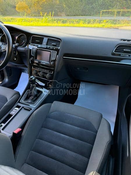 Volkswagen Golf 7 HIGHLINE/T0P STANJE Volkswagen Golf 7 HIGHLINE/T0P STANJE