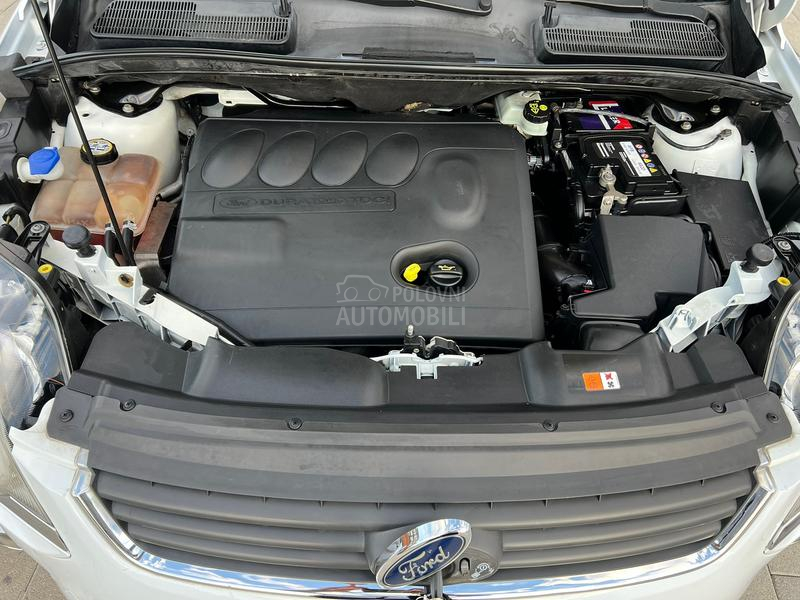 Ford Kuga 2.0 4x4 TITANIUM
