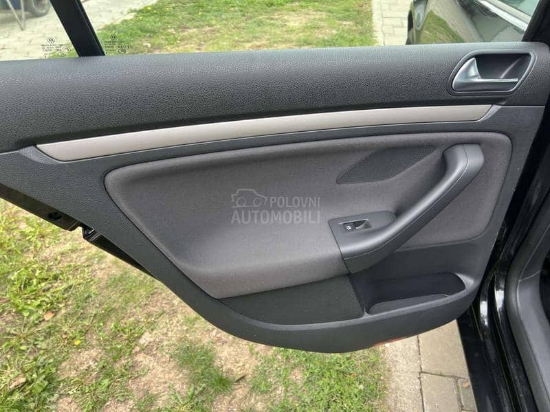 Volkswagen Golf 5 1.4 TSI