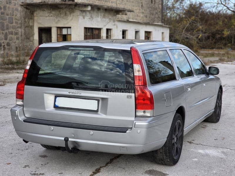 Volvo V70 
