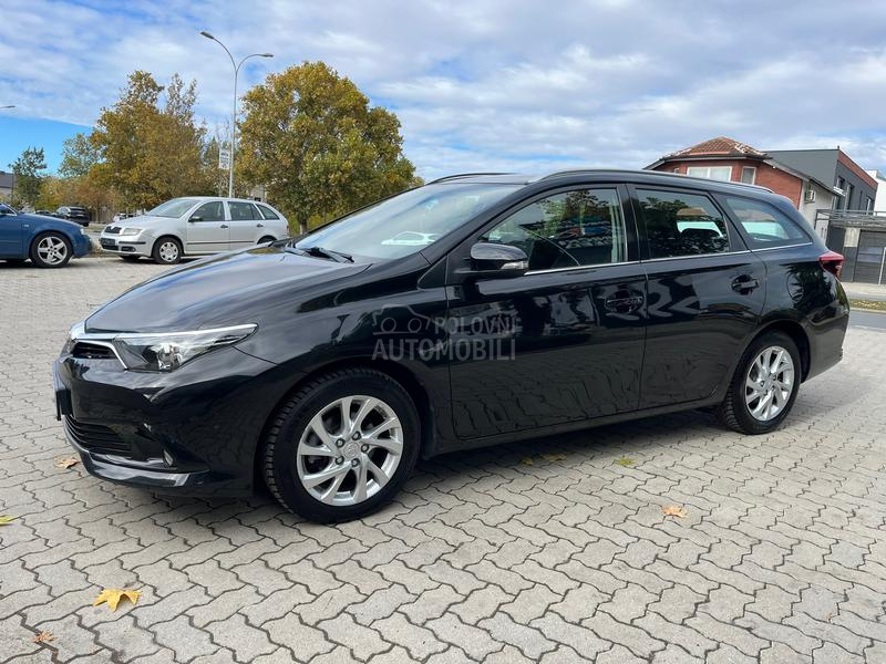 Toyota Auris 1.2 Švajcarac