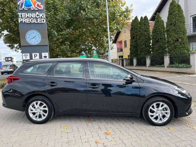 Toyota Auris 1.2 Švajcarac