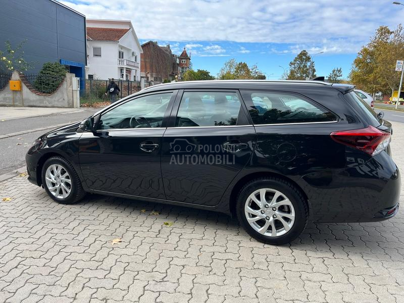 Toyota Auris 1.2 Švajcarac