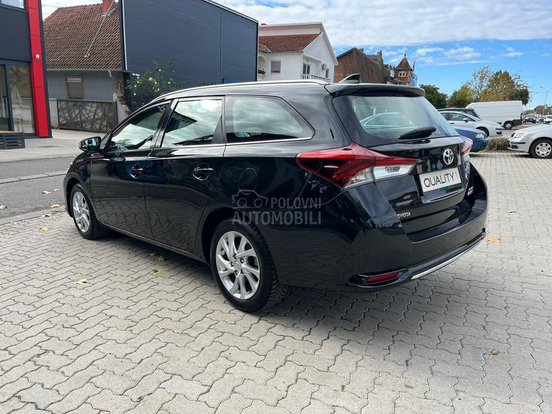 Toyota Auris 1.2 Švajcarac