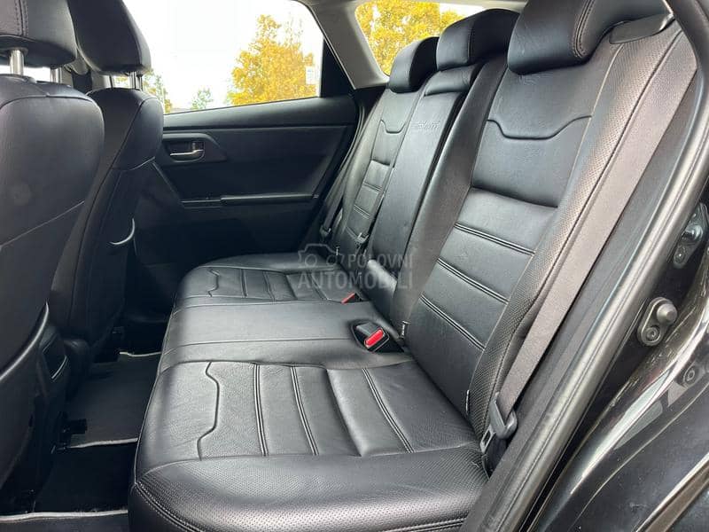 Toyota Auris 1.2 Švajcarac