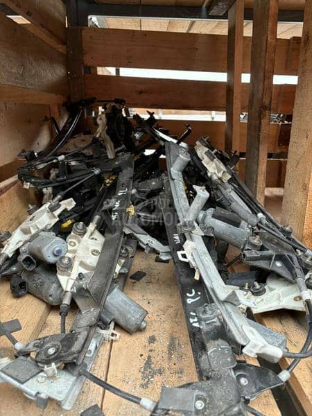 Podizač stakla prednji elektro