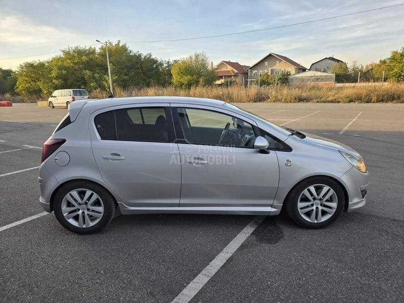 Opel Corsa D G S I