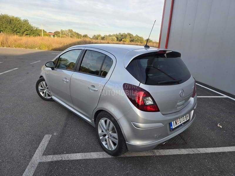 Opel Corsa D G S I