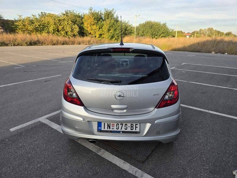 Opel Corsa D G S I