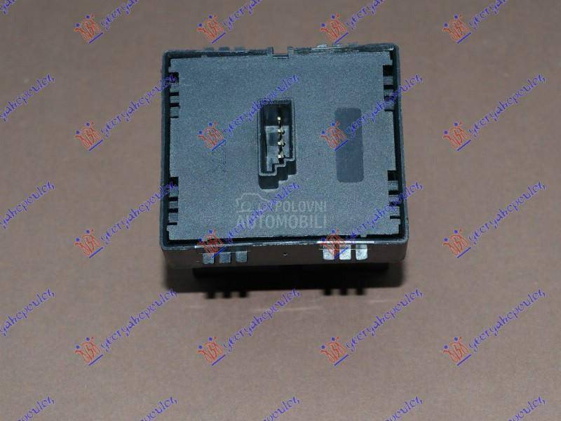 PREKIDAC U PREDNJIM VRATIMA (2