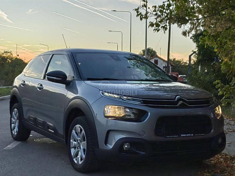 Citroen C4 Cactus 1.2/PURETECH/AUT/NAV Citroen C4 Cactus 1.2/PURETECH/AUT/NAV