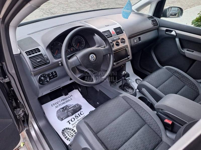 Volkswagen Touran 7 sedista