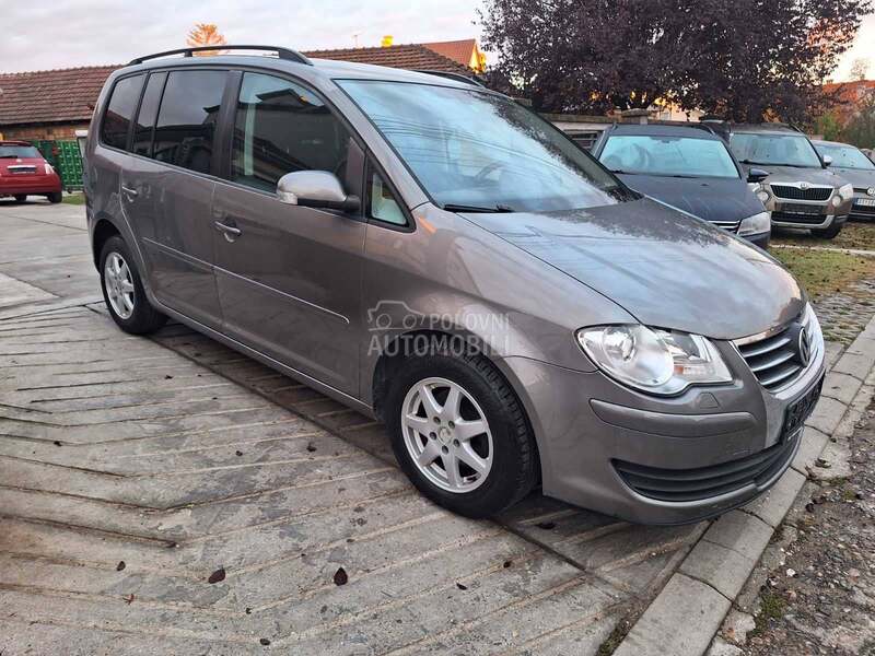 Volkswagen Touran 7 sedista
